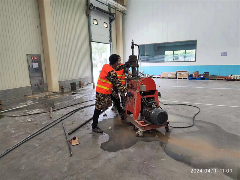 古塔厂房地面下沉塌陷注浆加固施工